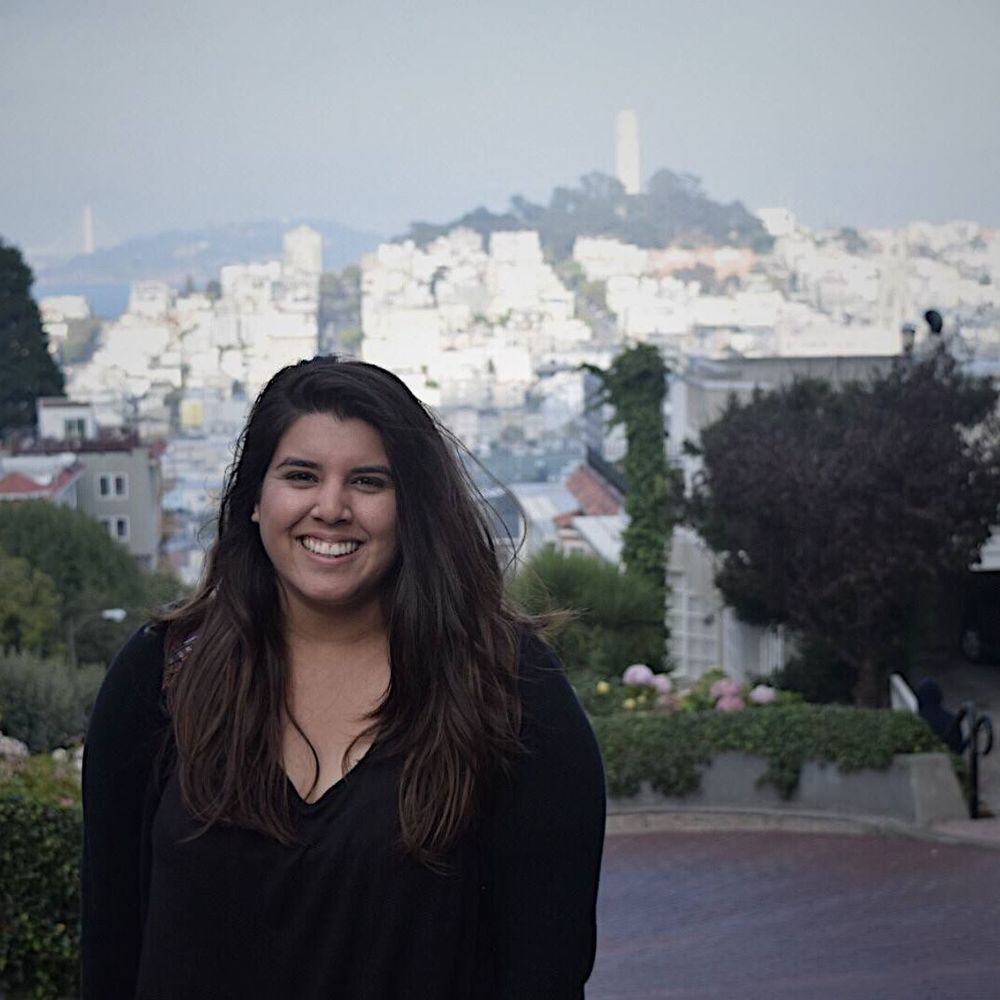 Meet your Posher, Yesenia